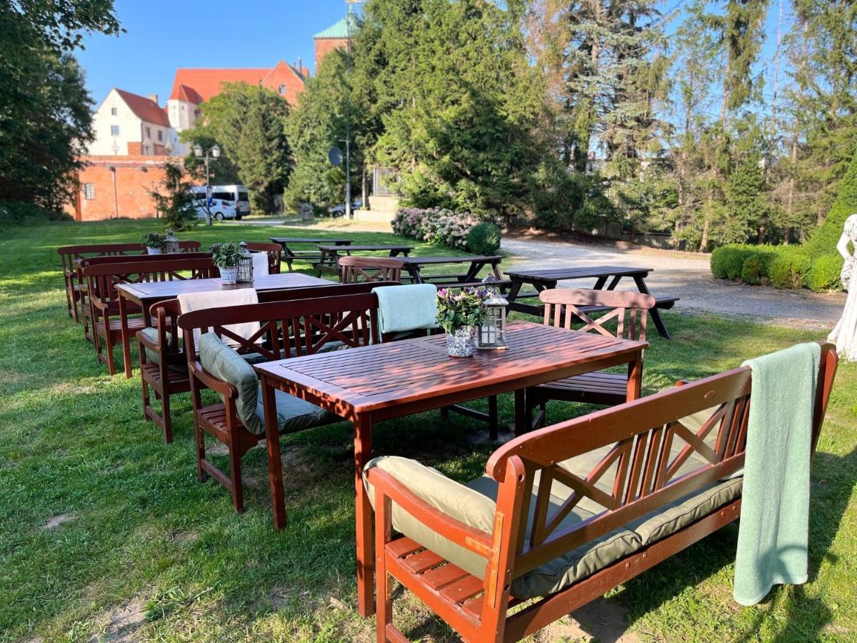 Gosciniec Zamkowy Hotel Darlowo Exterior photo