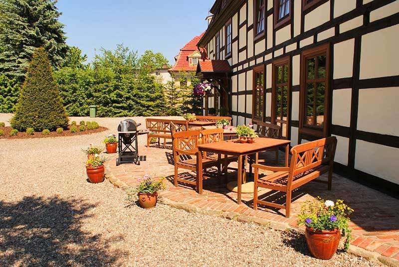 Gosciniec Zamkowy Hotel Darlowo Exterior photo